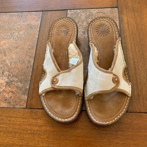 UGG Kalama Slide Sandals Beige Leather Size 8